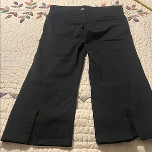 Athleta Workout Cropped Leggings